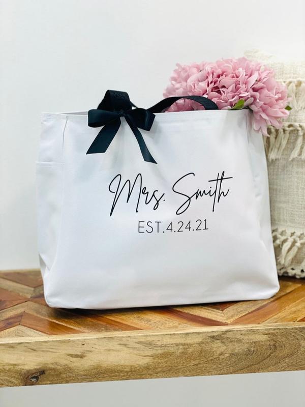 Personalized Bride Bag, Engagement gift, Bride Tote Bags, Wedding Gift, Bridal Shower Gift, Gift For Bride, Bridal Gift, Honeymoon Gift, Tote Bag for Bride