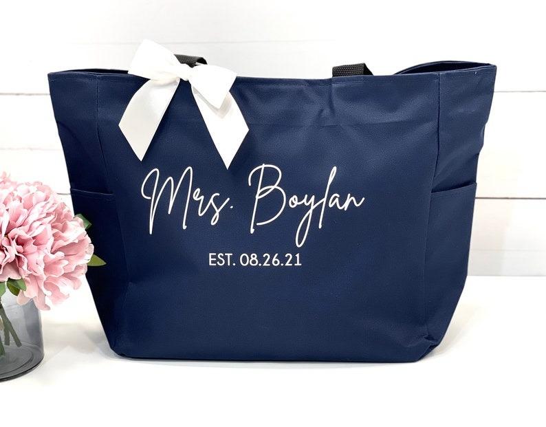 Personalized Bride Bag, Engagement gift, Bride Tote Bags, Wedding Gift, Bridal Shower Gift, Gift For Bride, Bridal Gift, Honeymoon Gift, Tote Bag for Bride