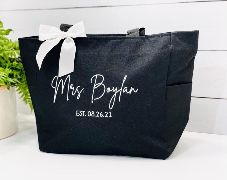 Personalized Bride Bag, Engagement gift, Bride Tote Bags, Wedding Gift, Bridal Shower Gift, Gift For Bride, Bridal Gift, Honeymoon Gift, Tote Bag for Bride