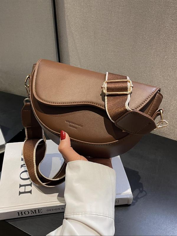 Women's Fashionable Letter Label Decorated Saddle Bag, Casual Versatile Crossbody Bag with Wide Shoulder Strap, Trendy All-match Commuter Bag for Daily Used