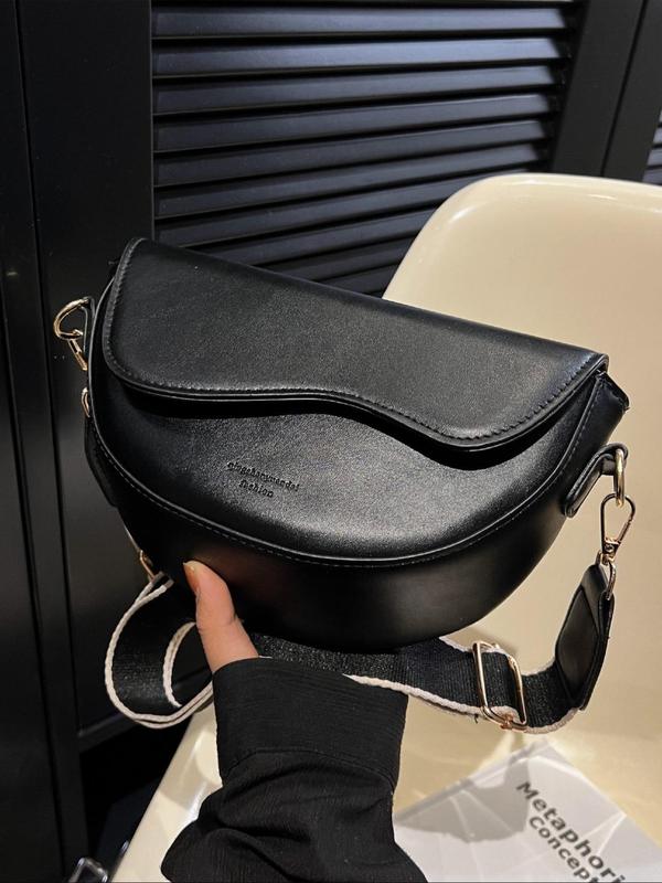 Women's Fashionable Letter Label Decorated Saddle Bag, Casual Versatile Crossbody Bag with Wide Shoulder Strap, Trendy All-match Commuter Bag for Daily Used