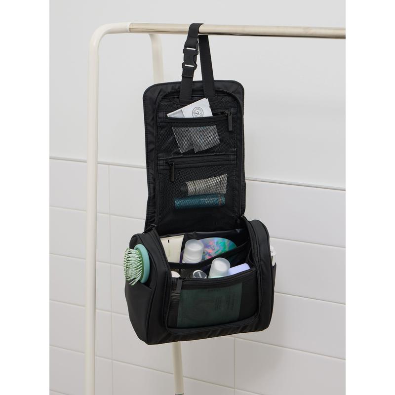 Luka Hanging Toiletry Bag