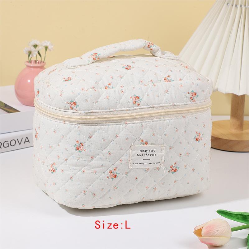 Floral Print Quilted Makeup Bag, Portable Lightweight Cosmetic Zipper Makeup Organizer Pouch for Outing & Travel, Cute Toiletry Bag for Women & Girls, Cruel Summer