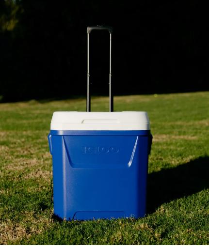 Igloo 60 QT Laguna Ice Chest Cooler with Wheels, Blue