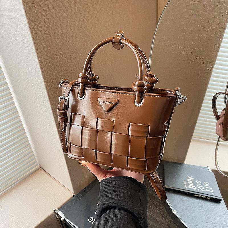 Autumn Winter Retro Hand Holding Bucket Bag High-Grade Women's Bag Ins Design Woven Vegetable Basket Messenger Bag Fashion Bag