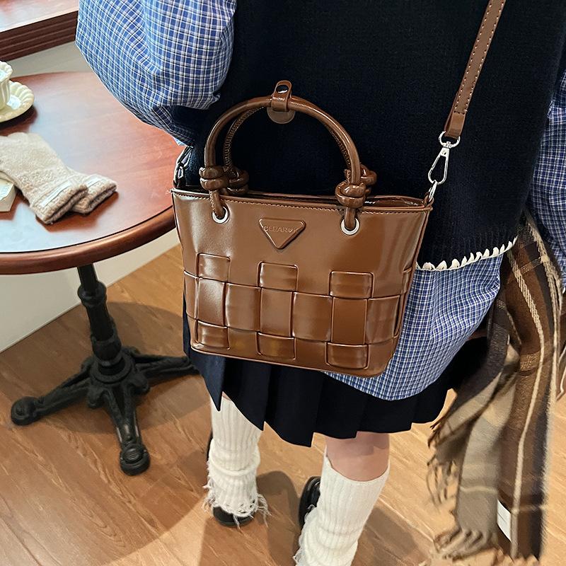 Autumn Winter Retro Hand Holding Bucket Bag High-Grade Women's Bag Ins Design Woven Vegetable Basket Messenger Bag Fashion Bag