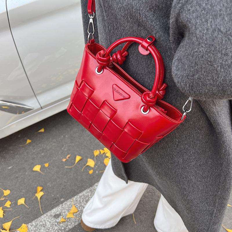 Autumn Winter Retro Hand Holding Bucket Bag High-Grade Women's Bag Ins Design Woven Vegetable Basket Messenger Bag Fashion Bag