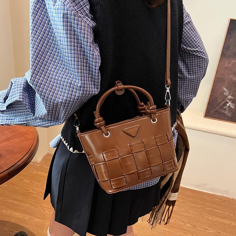 Autumn Winter Retro Hand Holding Bucket Bag High-Grade Women's Bag Ins Design Woven Vegetable Basket Messenger Bag Fashion Bag