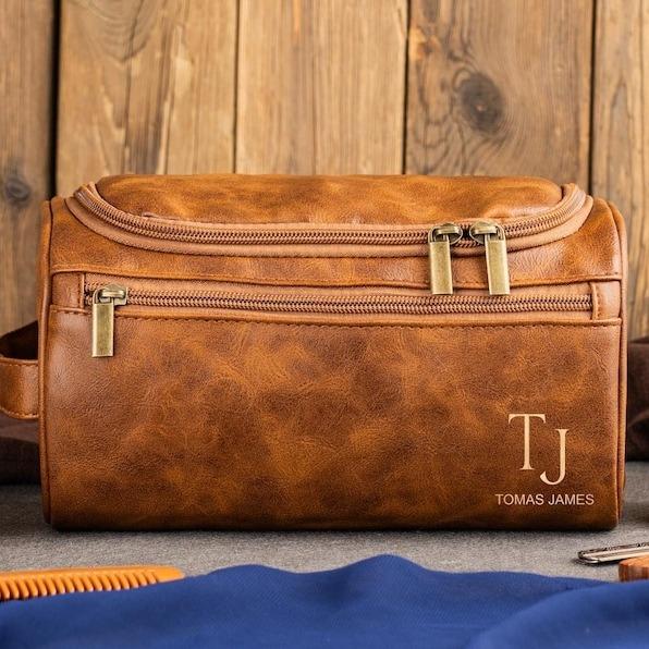 Personalized Men's Leather Toiletry Bag, Groomsmen Gifts, Men's Leather Accessory, Anniversary Gift for Him, Christmas Gift for Men