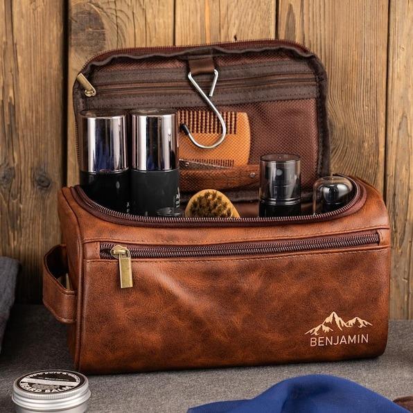 Personalized Men's Leather Toiletry Bag, Groomsmen Gifts, Men's Leather Accessory, Anniversary Gift for Him, Christmas Gift for Men