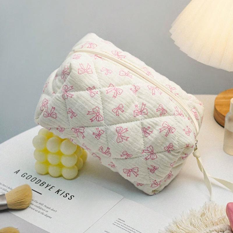 Cute Bow Make Up Bag Cute Bow Knot Pattern Toiletries Bag Travel Make Organizer Zipper Pouch,Quilted Cosmetics Bag, Stylish Foldable Commuter Makeup Bag For Brushes  Coquette Aesthetic Cosmetic Bag For Gift ,Friend ,Girls ,Student Quilted Floral Flow