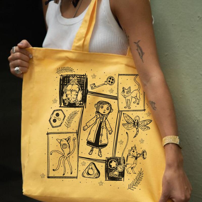 Coraline Doodles Tote Bag, Coraline Tote bags, Coraline Horror Movie, Halloween movie, Chritmas Gifts, Coraline Accessorie, Coraline Tote Bag Gift