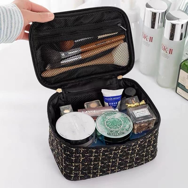 Travel Makeup Bag,Cloth Cosmetic Bag,Portable Large Capacity Toiletry Bag Organizer for Women Girls (lady style black)