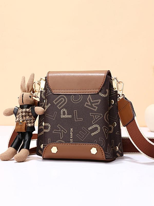 Fashionable Letter Pattern Crossbody Bag with Cartoon Charm, Casual Pu Leather Shoulder Bag for Women, Lightweight Suitable for Fashionable White-collar Workers, University Students