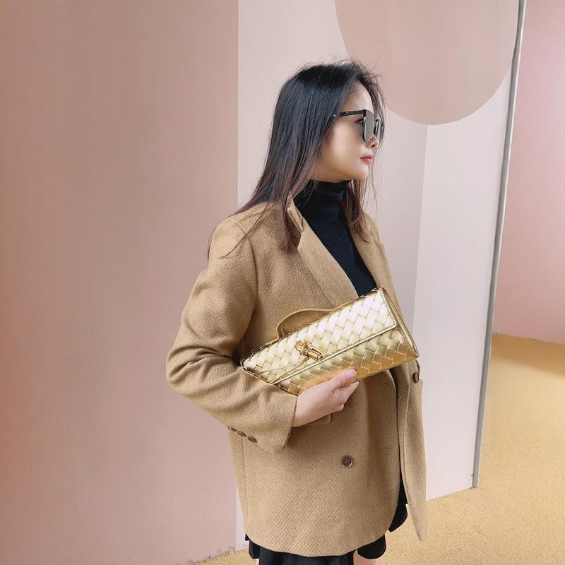 Cross-Border E-Commerce Woven Bag Andiamo Dinner Clutch European and American Fashion Long Bolt Bag Factory Wholesale