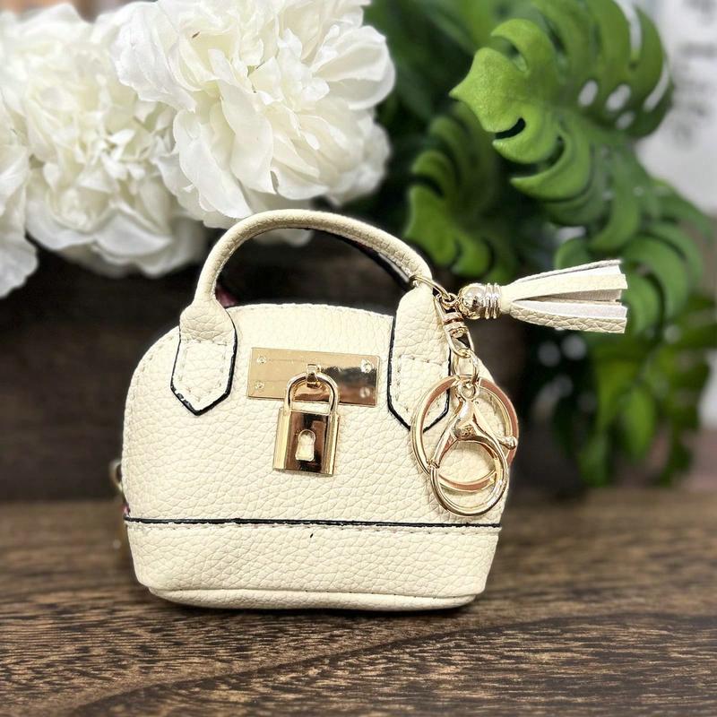 FASHION C   Mini Bag Charim Keychain For Tote Bag,Coin Purse Pu Leather Key Chain Small Change Purse For Women Pouch Mini Makeup Bag Cute Zipper Coin Purse Small Wallets  Ideal For Lip Balm, Cards, And Headphones