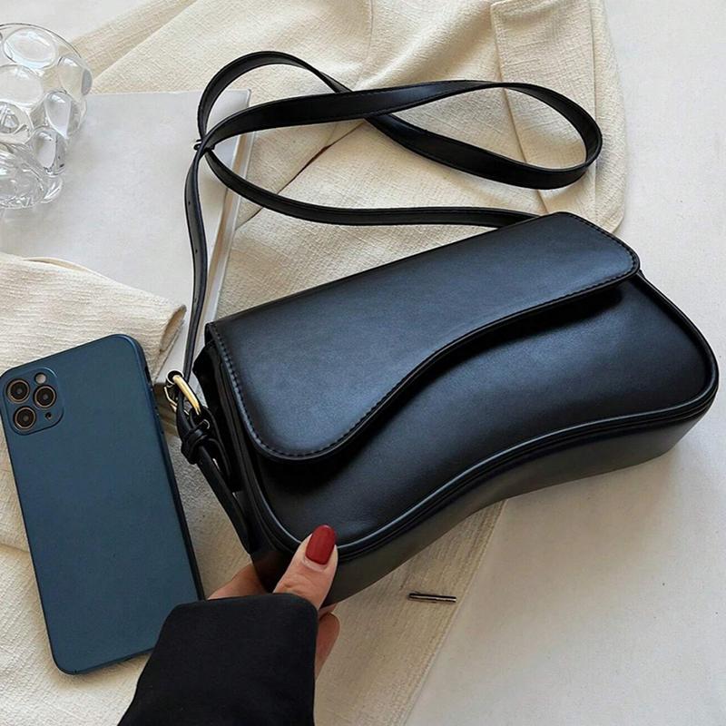 Vintage Flap Shoulder Bag for Women Lightweight Leisure Crossbody Bag Casual Plain Messenger Bag