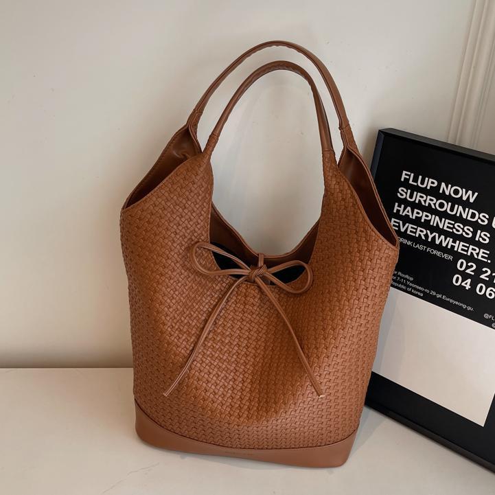 Fashion Best-Seller Underarm Tote Bag Ladies New Large Capacity Versatile Shoulder Bag Super Popular Commuter Bag Trendy All-Match