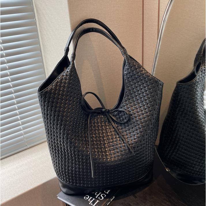 Fashion Best-Seller Underarm Tote Bag Ladies New Large Capacity Versatile Shoulder Bag Super Popular Commuter Bag Trendy All-Match