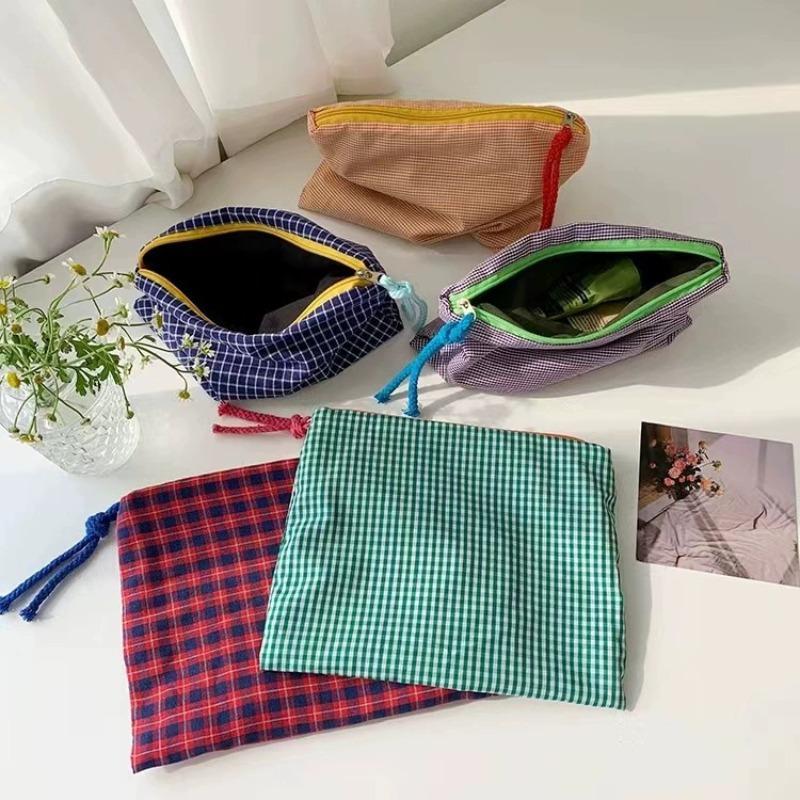 Gingham Pattern Makeup Bag, 1 Count Large Capacity Cosmetic Storage Bag, Portable Zipper Makeup Organizer Pouch, Travel Storage Bag for Women & Girls